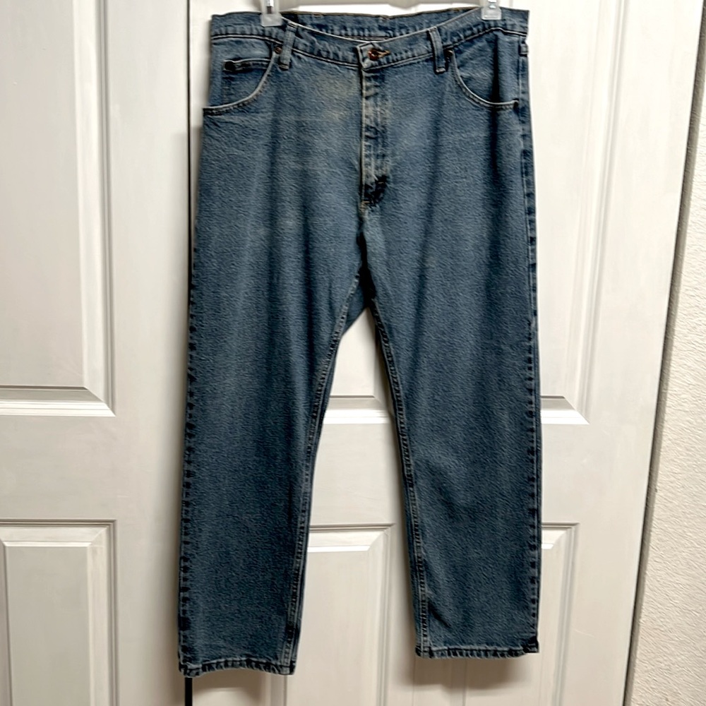 Wrangler Faded Blue 5 Pocket Straight Leg Jeans Men’s Size 38